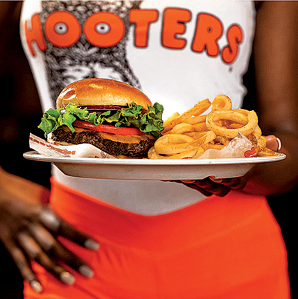 Cape Coral Hooters to celebrate  30th anniversary this Sunday